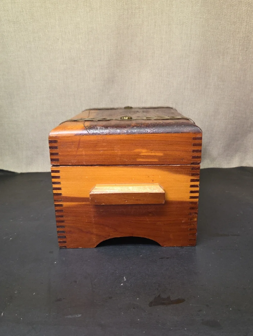 Vintage Jewelry Box Cedar Souvenir Trinket Box. Balsa Wooden Box‎